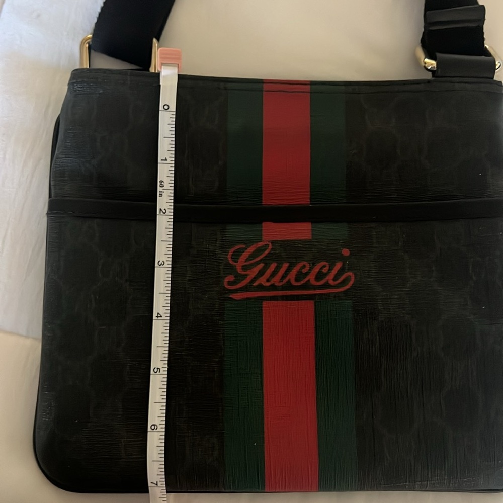 Gucci Black and Red Messenger Bag with Signature Design - Picture 8 of 9